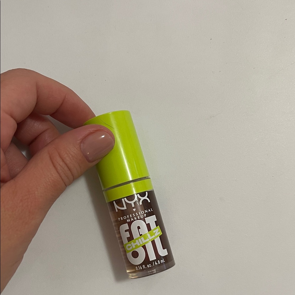 NYX Chillz Lip Oil with Neon Green Cap